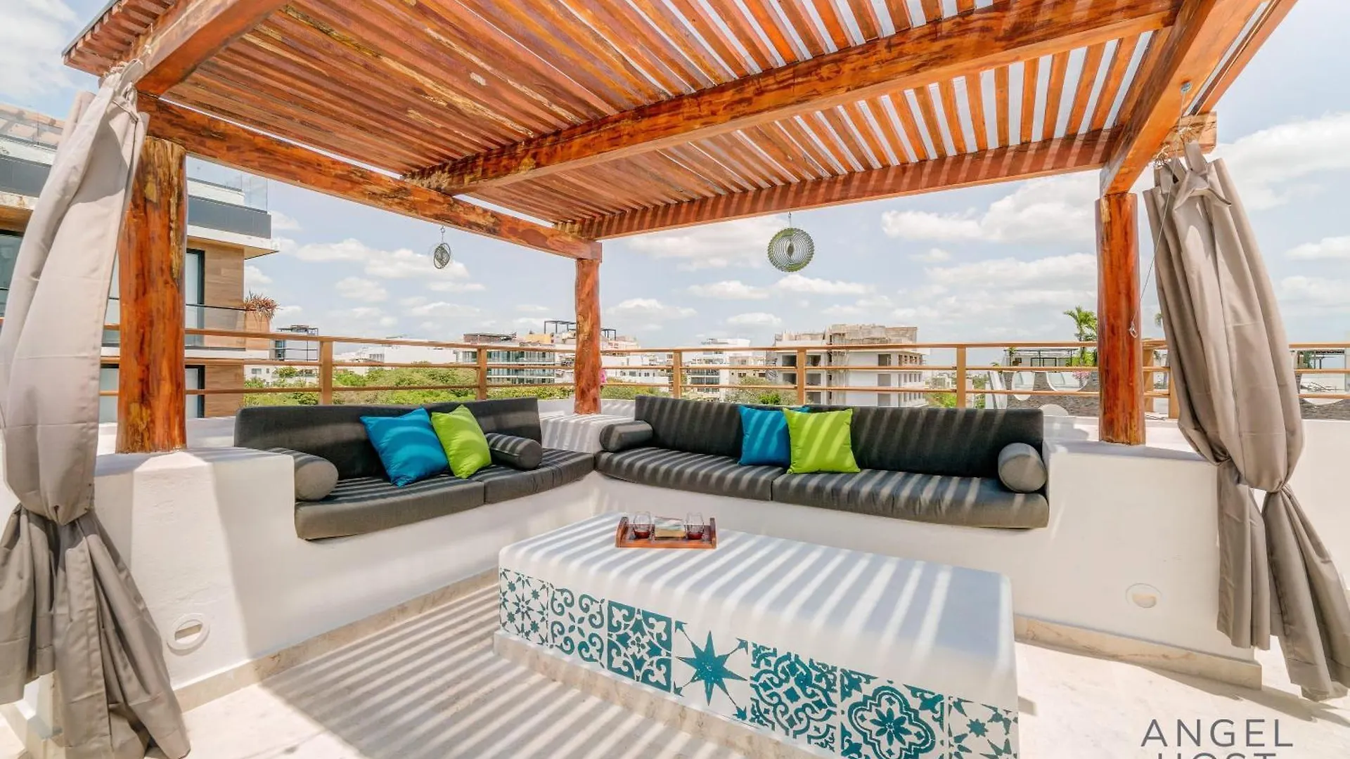 New Sunlit Stay Private Roof Terrace Bbq Spatub location