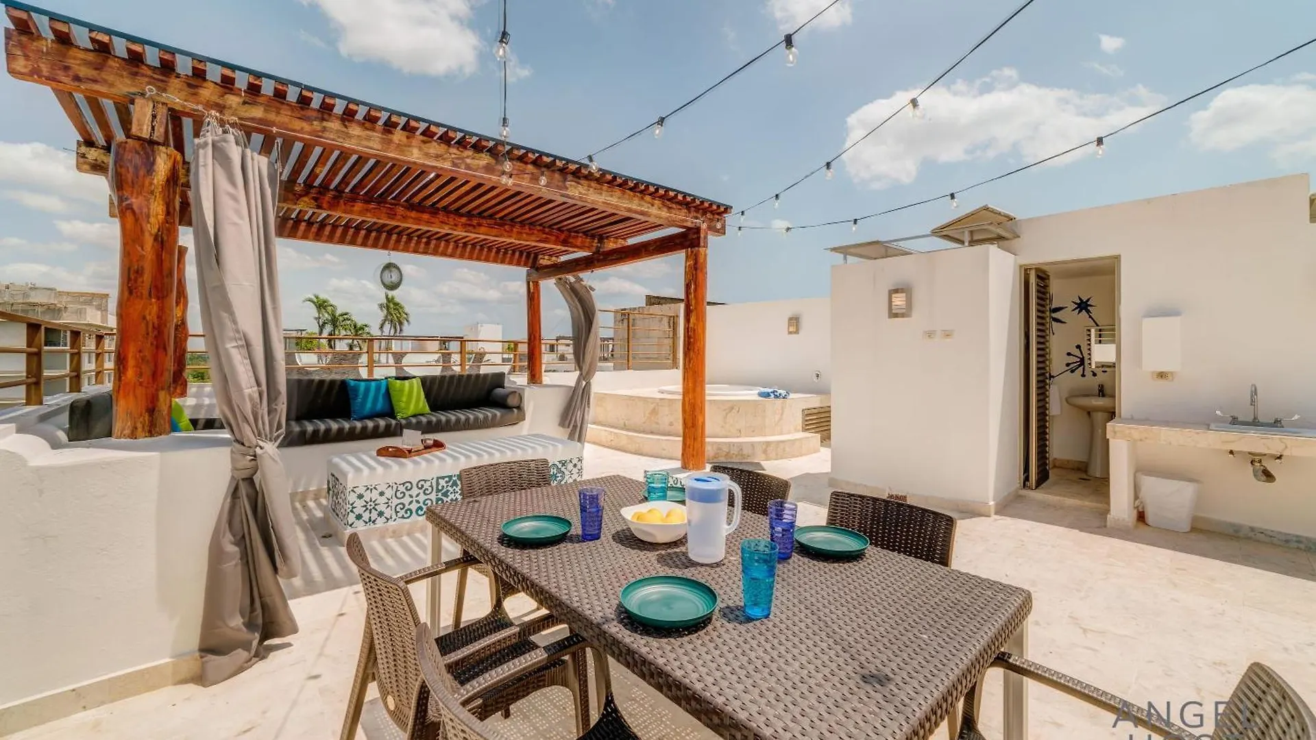 Holiday home New Sunlit Stay Private Roof Terrace Bbq Spatub Playa del Carmen